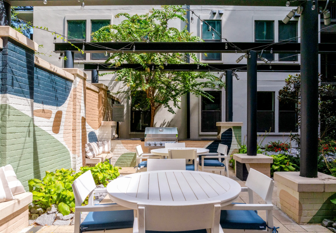 Elliston 23 Courtyard 3